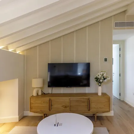 Marques De Velazquez Ii By Caleta Homes * 马拉加