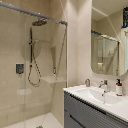 Marques De Velazquez Ii By Caleta Homes 马拉加