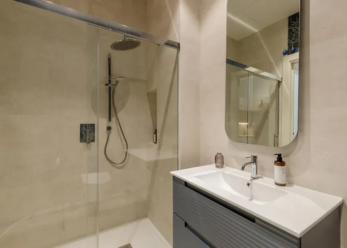 Marques De Velazquez Ii By Caleta Homes Málaga